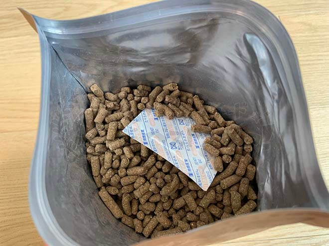 ナチュロルドッグフードの中身