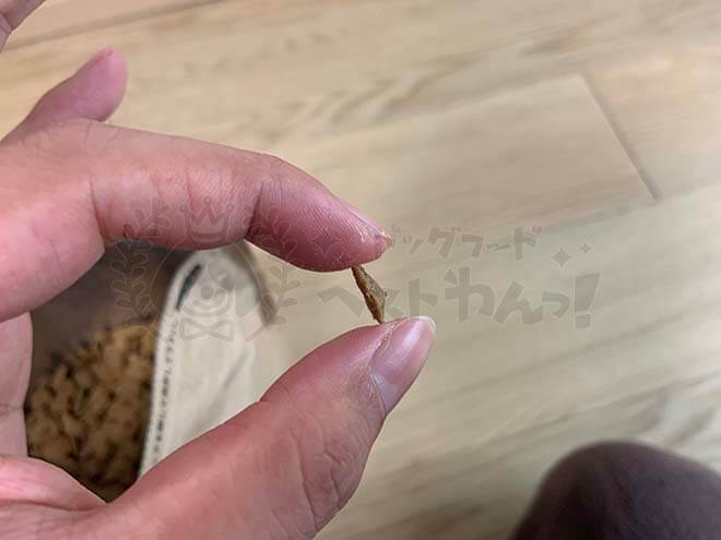 馬肉自然づくりの粒の薄さ