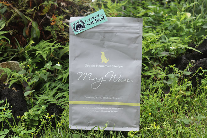 モグワンドッグフードのパッケージ