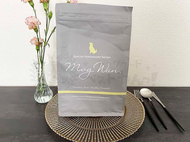 モグワンドッグフードのパッケージ