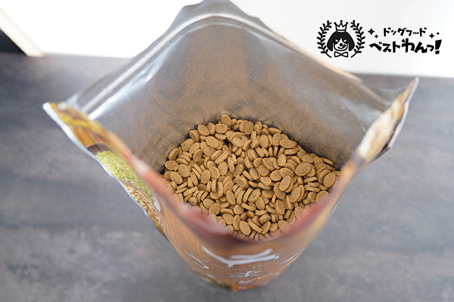 うまかドッグフードの中身